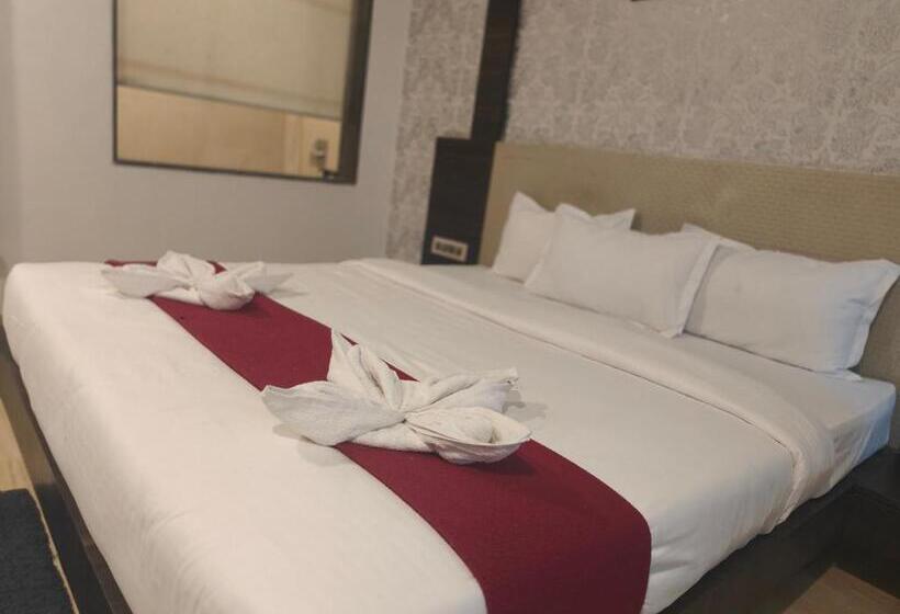 호텔 Retro Forest Resort Lonavala