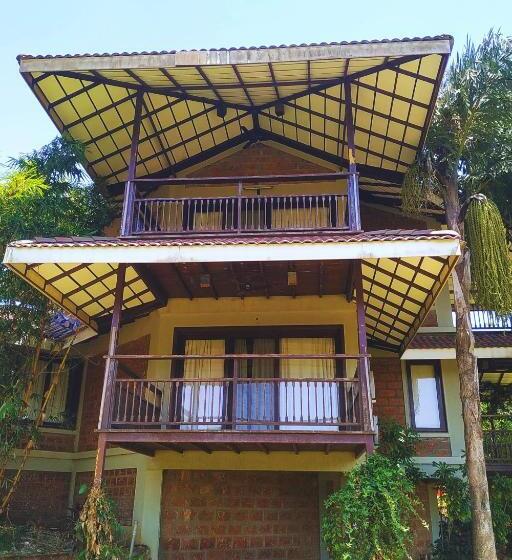 فندق Riverside County Resort