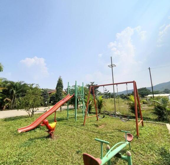 בית מלון כפרי Saifarm Resort Lonavala