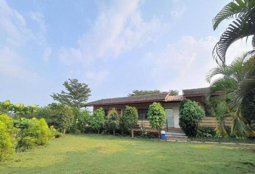 בית מלון כפרי Saifarm Resort Lonavala