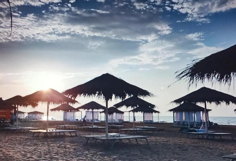 בית מלון כפרי Sea Breeze