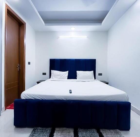 Отель Select City Inn