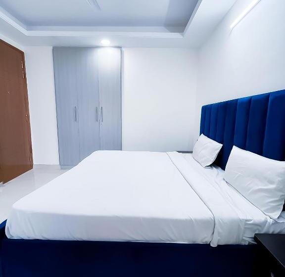 Отель Select City Inn