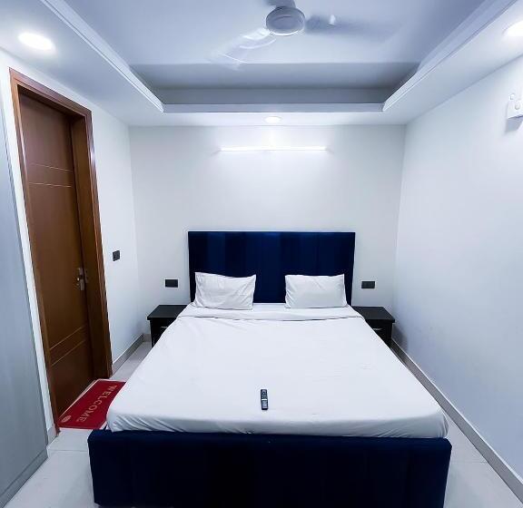 Отель Select City Inn