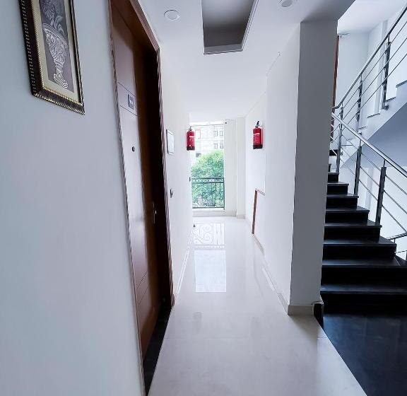 Отель Select City Inn