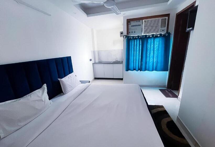 Отель Select City Inn