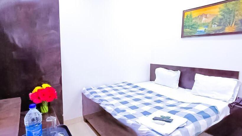 호텔 Tom Jungpura Chruch Road