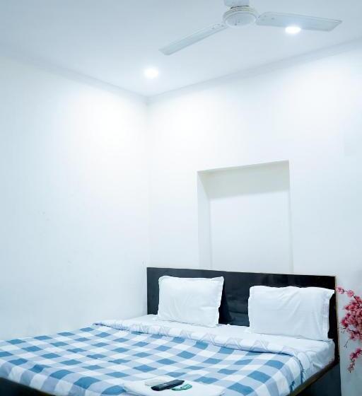 호텔 Tom Jungpura Chruch Road