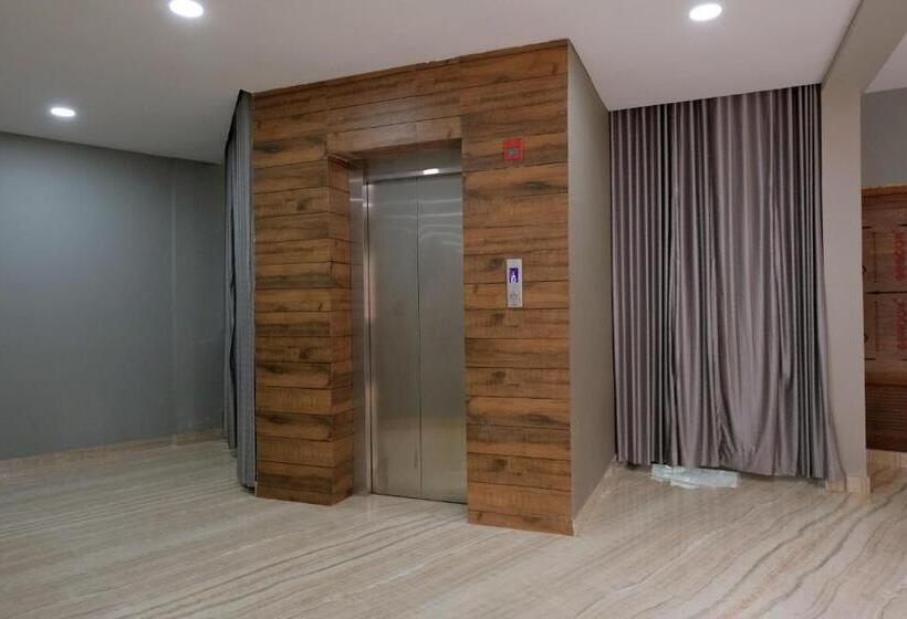 Отель V.a Tourist Residency