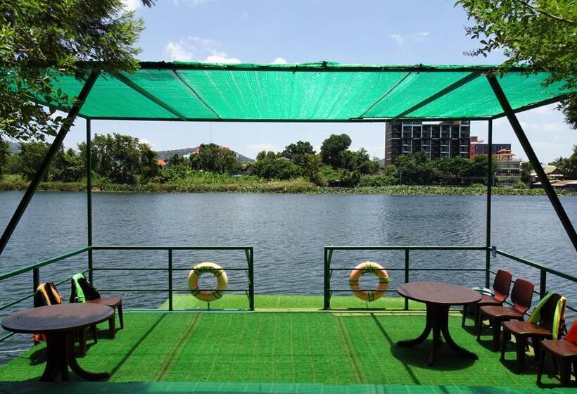 בית מלון כפרי West Wonder Riverside Resort