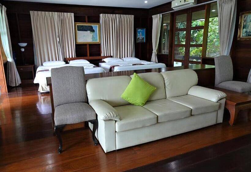 בית מלון כפרי West Wonder Riverside Resort