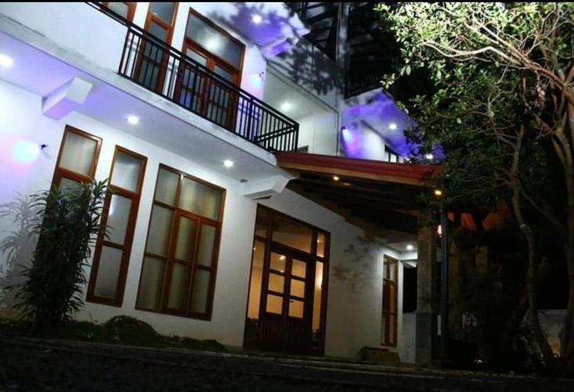 Отель White Block