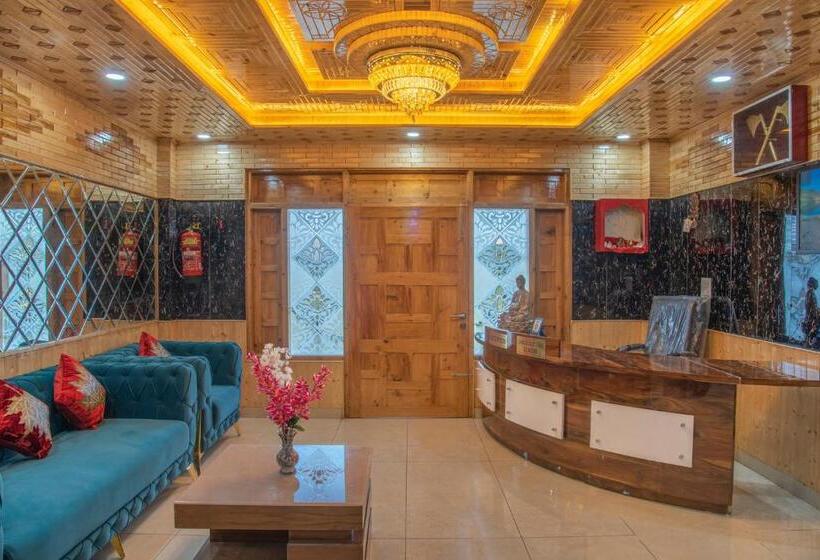 ホテル Wood Crista Kufri Near An Apple Orchard