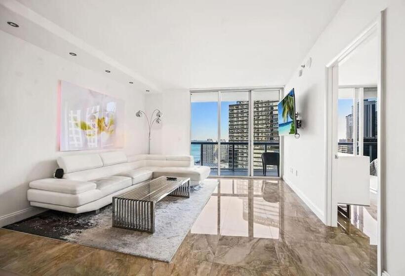 Icon & W Hotel / Waterfront / 20th Floor / Top Spa