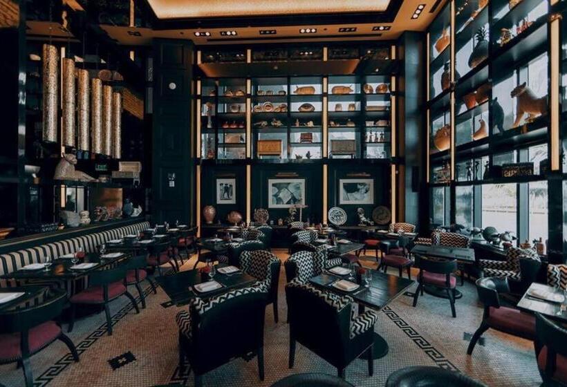 Icon & W Hotel / Waterfront / 20th Floor / Top Spa