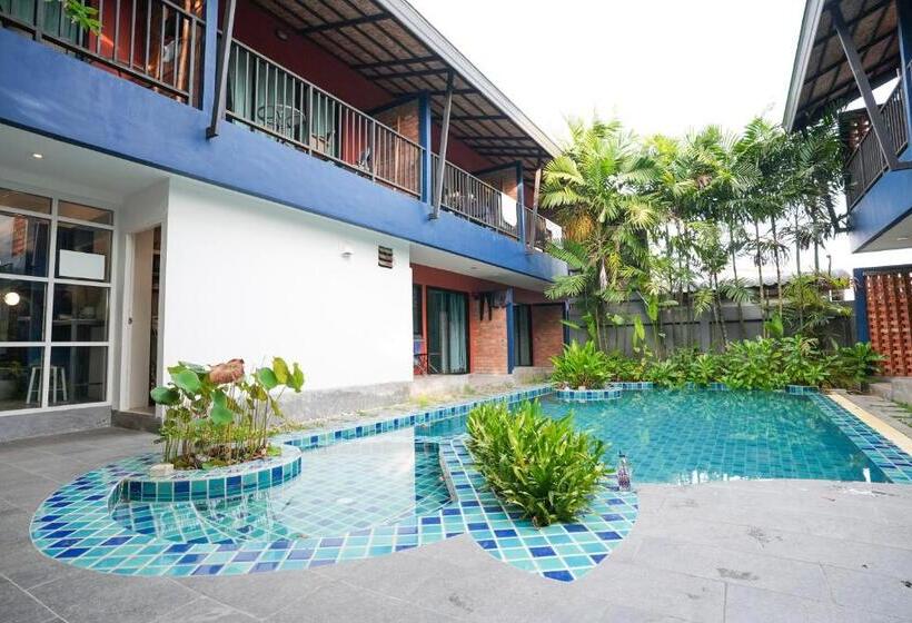 Kraam Silhouette Hotel And Cafe Phuket