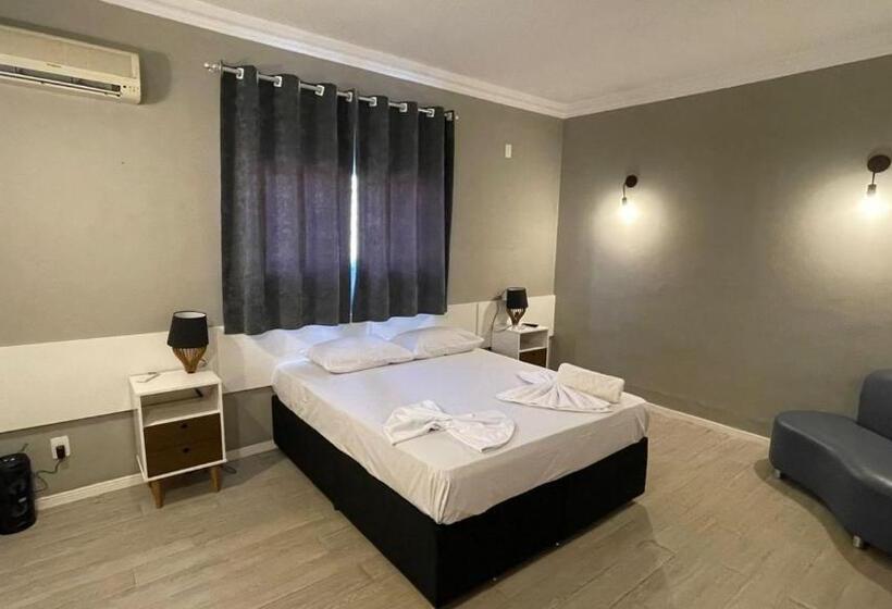 Lovely Motel   7,5km Do Santuario Nacional