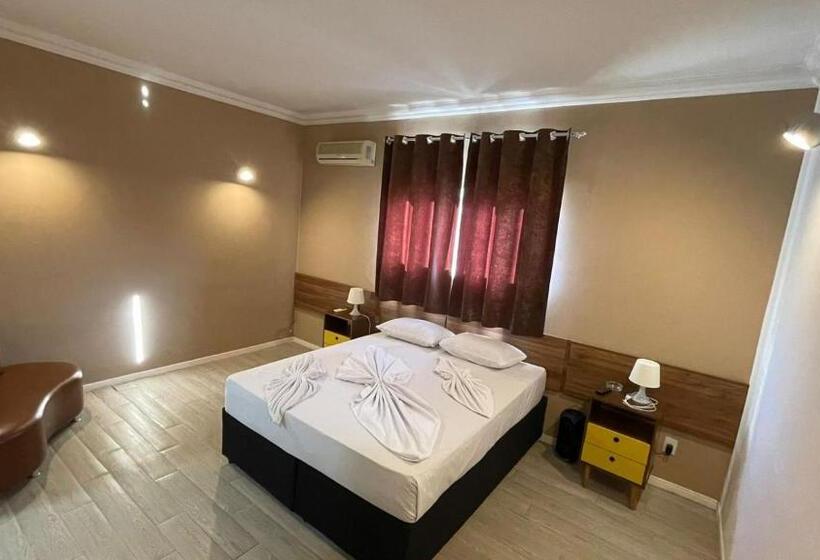 Lovely Motel   7,5km Do Santuario Nacional