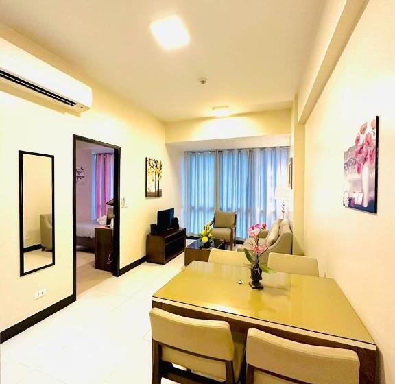 One Manchester Place By Hiverooms