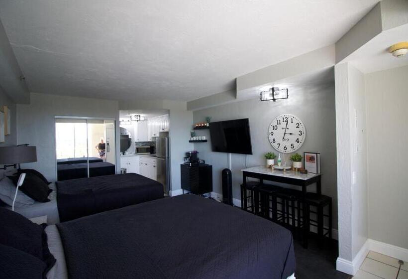 Modern Beach Condo Daytona Beach