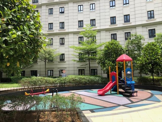 Naia Megaworld Condo Balay 81