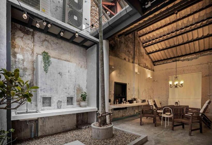 ペンション 97 Yaowarat   Phuket Old Town