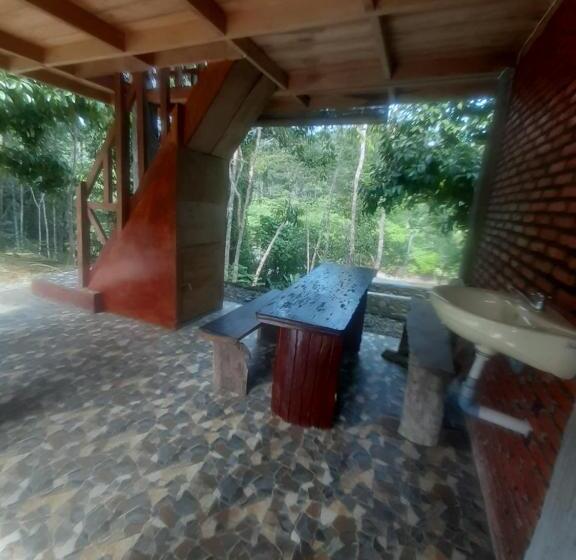 ペンション Barus Jungle View