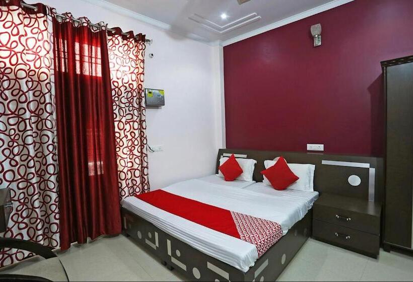 پانسیون Basera Guest House