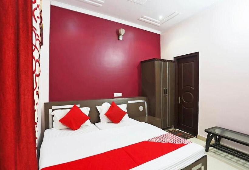 پانسیون Basera Guest House