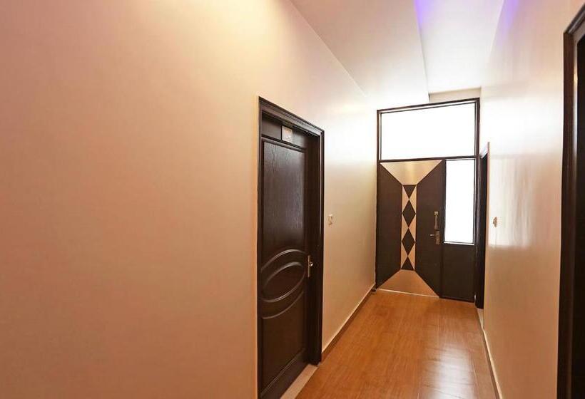 پانسیون Basera Guest House