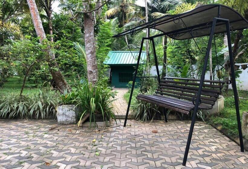 Пансион Birds Paradise Holiday Rooms Kamburugamuwa