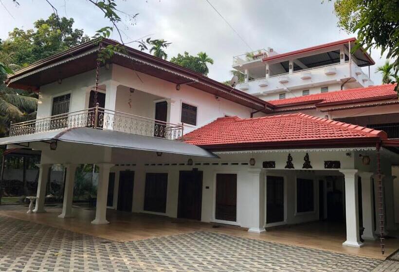 Пансион Birds Paradise Holiday Rooms Kamburugamuwa