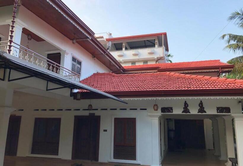 Пансион Birds Paradise Holiday Rooms Kamburugamuwa