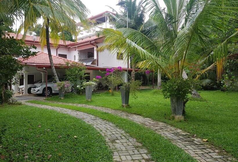 Пансион Birds Paradise Holiday Rooms Kamburugamuwa