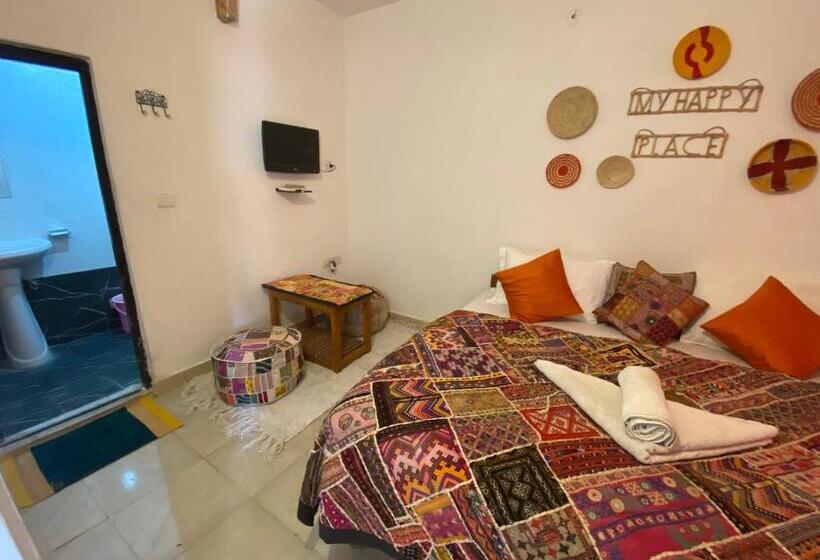 پانسیون Blue Eye Hostel