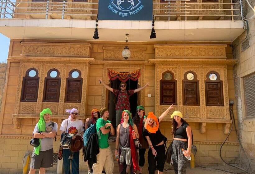 پانسیون Blue Eye Hostel