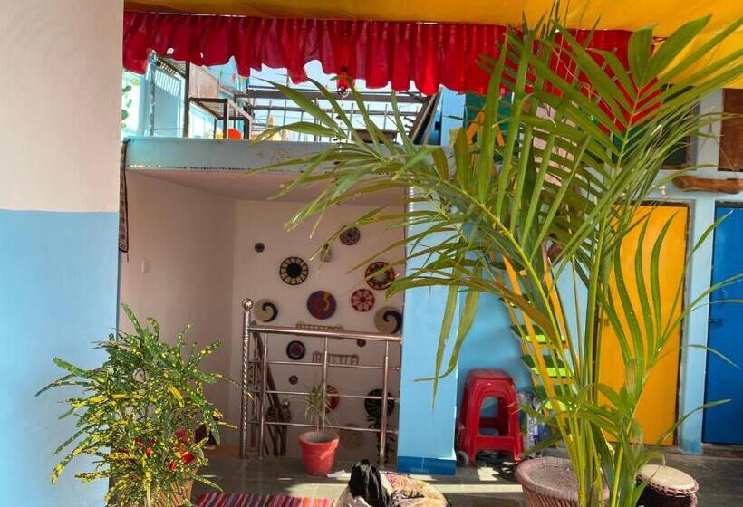 پانسیون Blue Eye Hostel