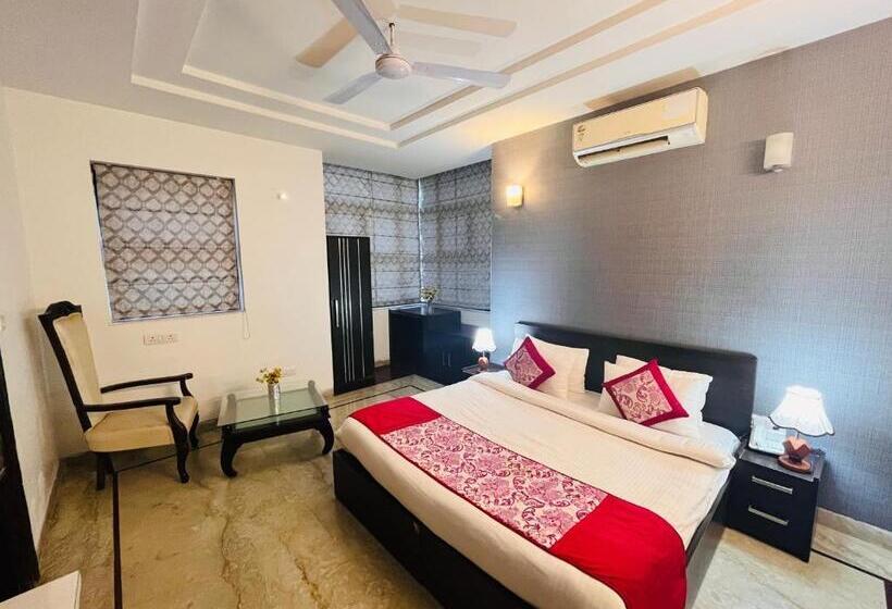 Пансион Dayal Regency Near Imt Chowk Manesar, Manesar