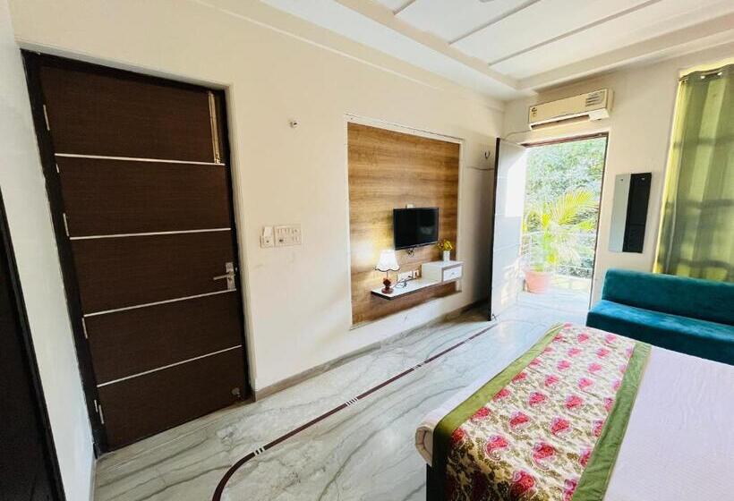 Пансион Dayal Regency Near Imt Chowk Manesar, Manesar