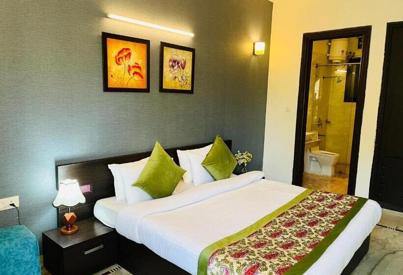 Пансион Dayal Regency Near Imt Chowk Manesar, Manesar