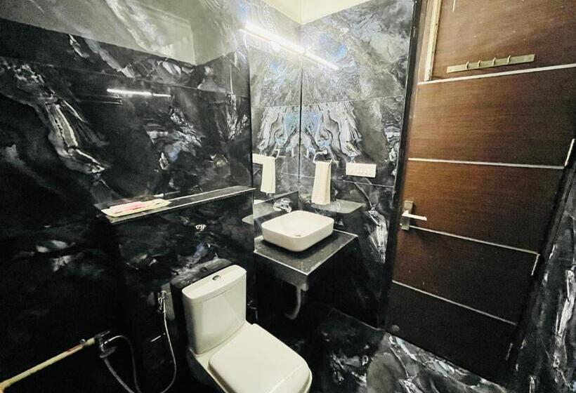 Пансион Dayal Regency Near Imt Chowk Manesar, Manesar