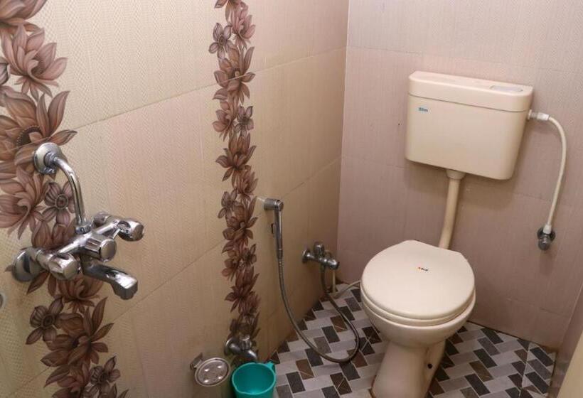 פנסיון Gopal Residency