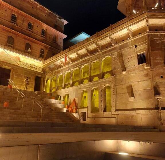 פנסיון Gopal Residency