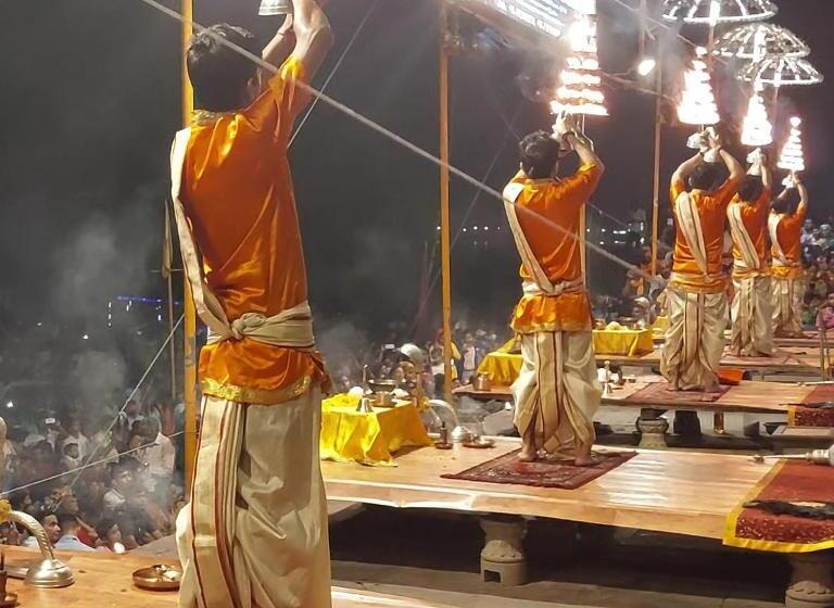 פנסיון Gopal Residency