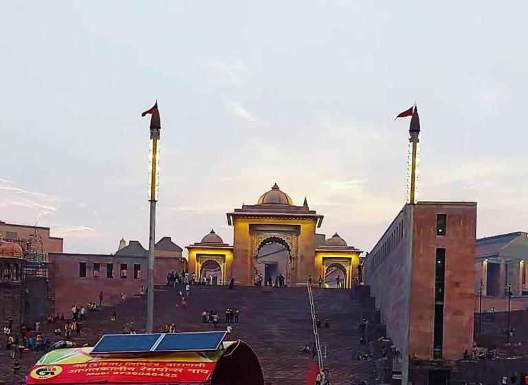 פנסיון Gopal Residency