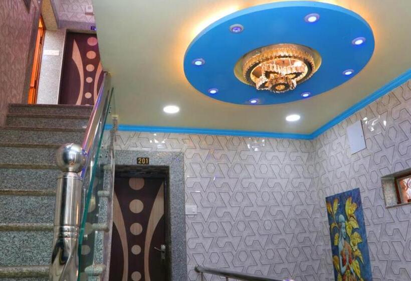 פנסיון Gopal Residency