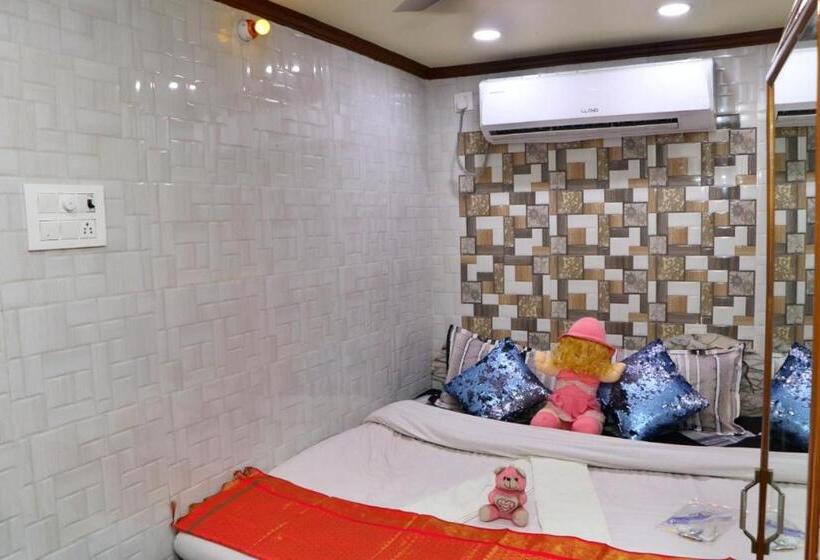 פנסיון Gopal Residency