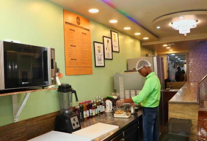 פנסיון Gopal Residency