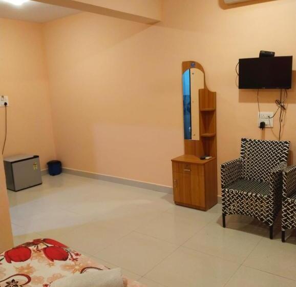 Пансион Grey House Guest House