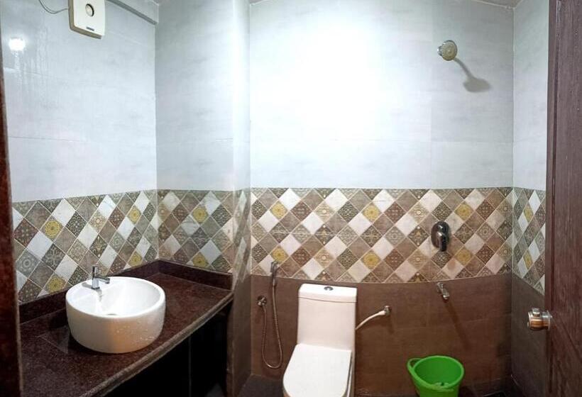 Пансион Grey House Guest House